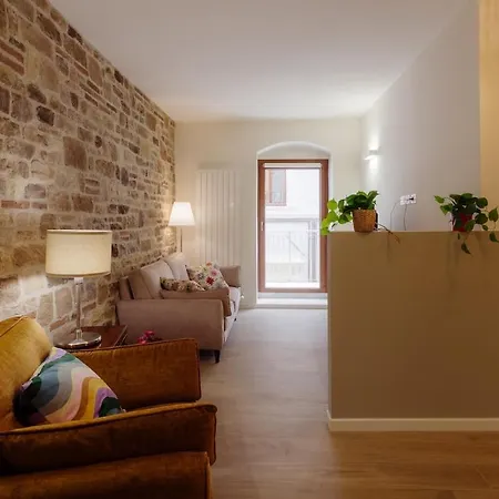 Winding Village Trevi