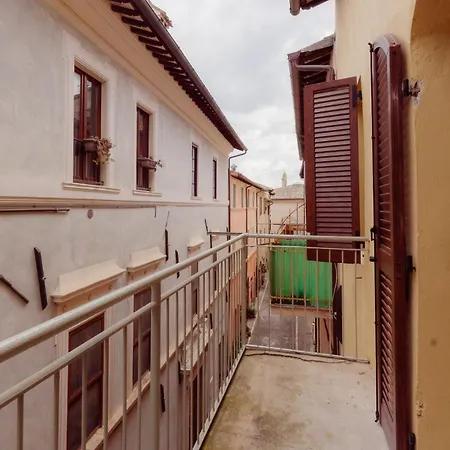 Winding Village Apartment