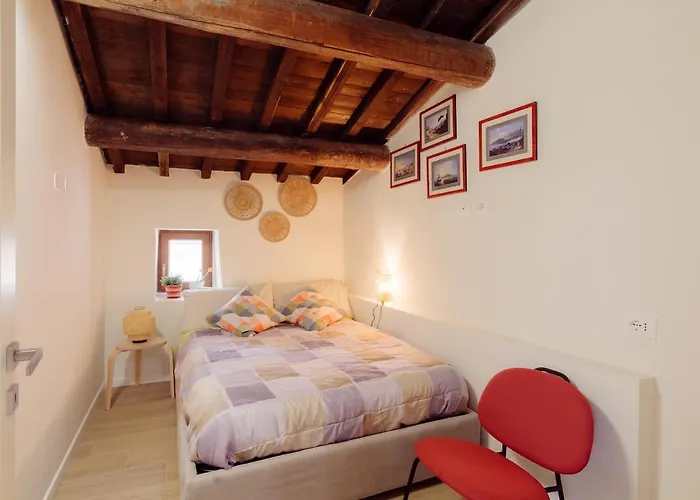 Winding Village Apartment